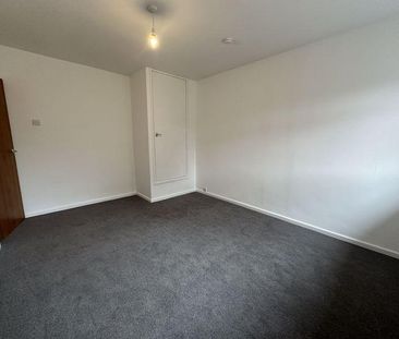 3 bedroom semi-detached bungalow to rent - Photo 1