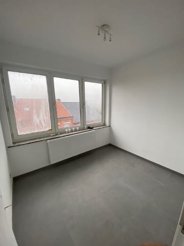 Appartement te huur - Foto 2