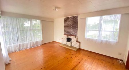 Three bedroom house in Pakuranga - Photo 3