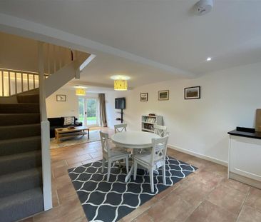 2 bedroom semi-detached house to rent - Photo 3
