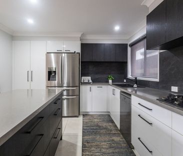 94 Horace Street, Shoal Bay NSW 2315 - House For Rent | Domain - Photo 1