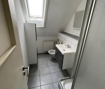 2-Zimmer-Wohnung in der Stadtmitte mit Küche und Badmöbeln - Photo 4
