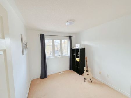 For Lease - 3892 Manatee Way, Mississauga, Ontario - Photo 2