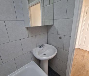 2 Bed Flat, Beatrice Avenue, SW16 - Photo 1