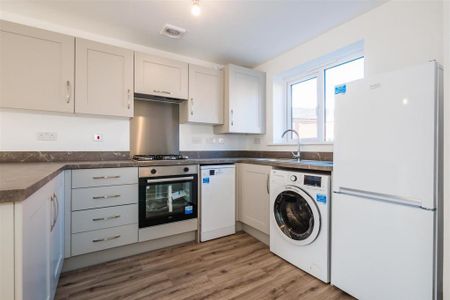 3 bedroom semi-detached house to rent - Photo 5