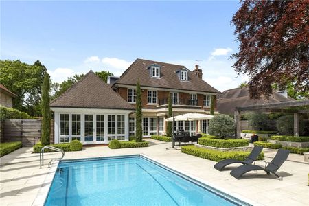 Set in a beautifully private setting, approximately 1.3 miles to ACS Cobham. - Photo 3