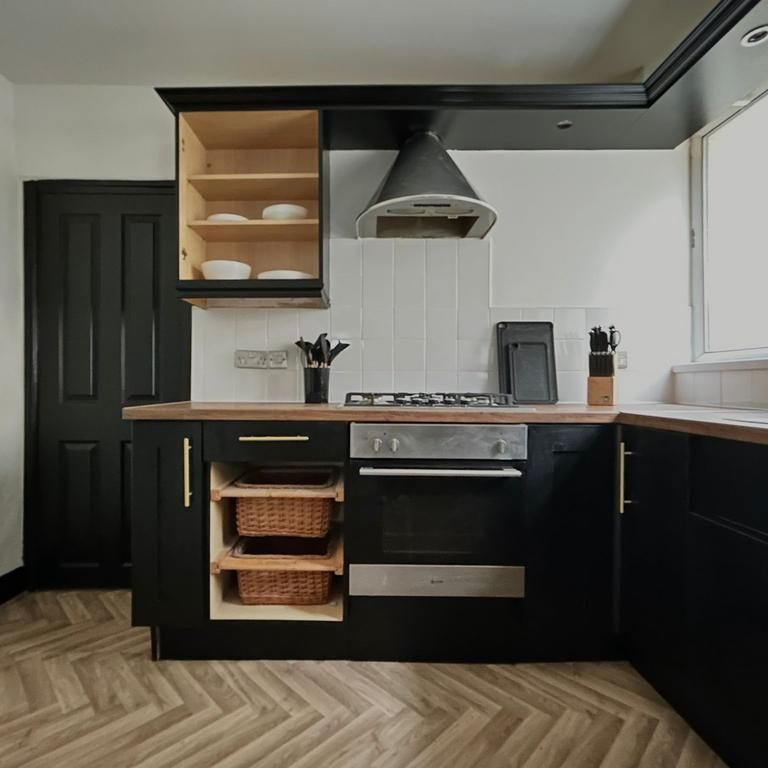 1 bedroom in a house share to rent - Photo 1
