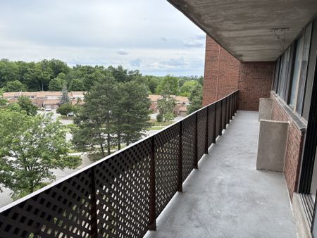 For Lease - 2720 Windwood Drive Unit# 606, Mississauga, Ontario - Photo 3