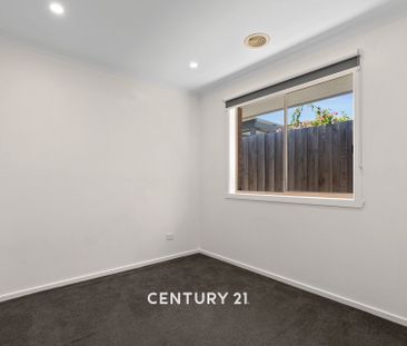 Newly Renovated Family Home in Narre Warren&excl; - Photo 2