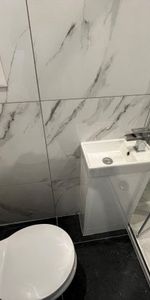 Horley 0 bedroom house share to rent - Photo 4