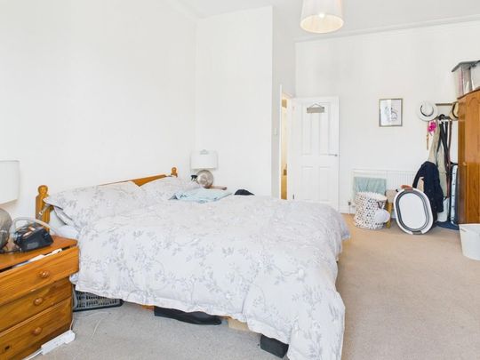 2 bedroom ground floor flat to rent - Photo 1