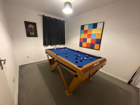 Ascot Court, Aldershot, Hampshire, GU11 - Photo 5