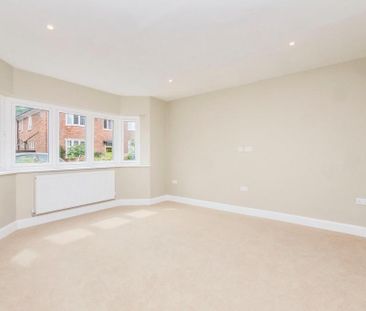 4 bedroom semi-detached house to rent - Photo 2