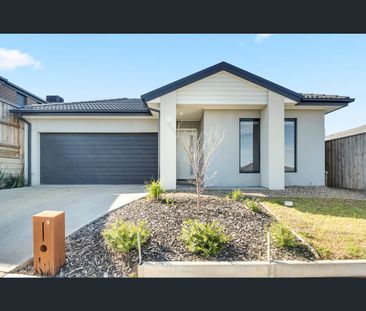 29 Austral St, Beveridge, Vic 3753 - Photo 2