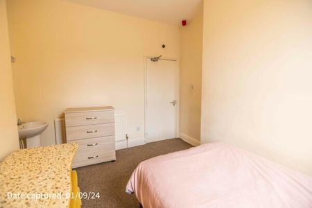 48, Heslington Road - Photo 3