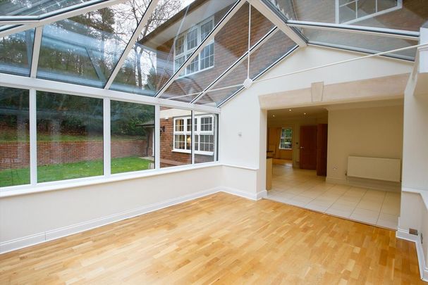 4 bedroom detached house to rent - Photo 1