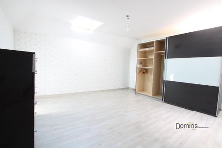 Location Appartement 4 pièces 118m² LYS LEZ LANNOY 59390 - Photo 3