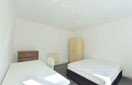 Flat 2. 24 Barbican Road - Photo 3