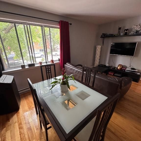 TRÈS GRAND 3 1/2 à louer à Cartierville adj. Ville St-Laurent - Photo 1