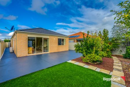 EAST FACING GEM IN A PRIME LOCATION ! - Photo 2