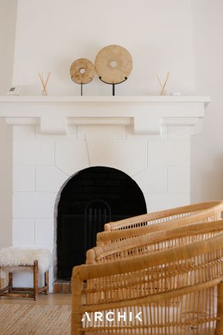 Architecture d'inspiration Basco-Landaise, cette villa typique du Pyla, se tient sur un terrain de 900 m2 et dispose d'un accès privé à la plage qui lui confère un caractère d'exception. - Photo 3