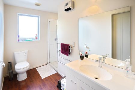 Haven in Woolston - Photo 2