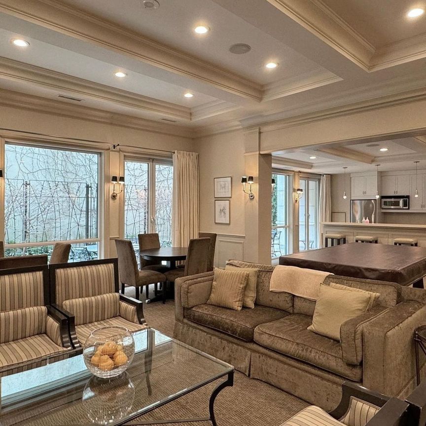 For Lease - 25 Scrivener Square Unit# 411, Toronto, Ontario - Photo 1