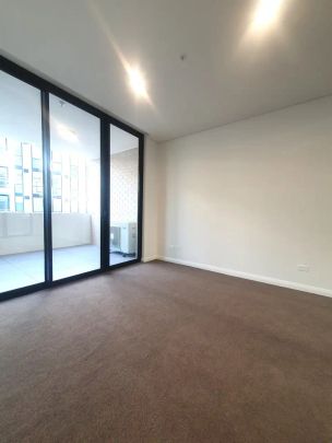 “Modern Apartment Living with Ultimate Convenience & Lifestyle!” - Photo 1