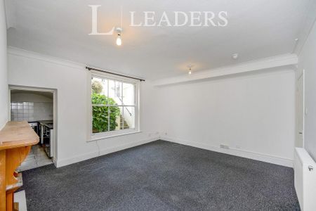 Studio to rent - Photo 3