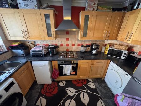 2 bedroom terraced house to rent - Photo 4