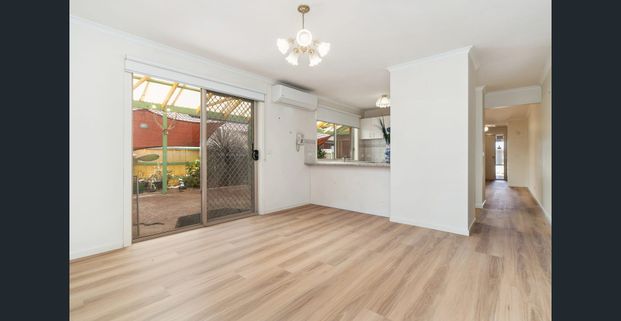 Gorgeous 3-Bedroom Family Home in Prime Location Cranbourne West - Photo 1