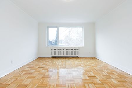 For Lease - 49 Glen Elm Avenue Unit# 413, Toronto, Ontario - Photo 4