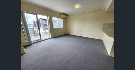 Modern Spacious Unit in Liverpool - Photo 4