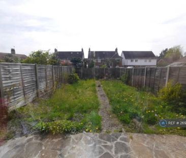 3 bedroom semi-detached house to rent - Photo 6