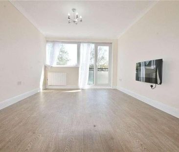 Runnymede Court, Egham, TW20 - Photo 2