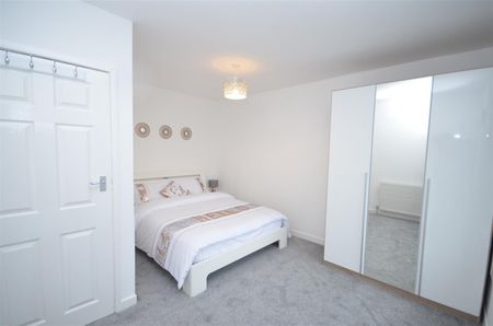 First Floor Flat, Opp Woodland Park, Walmsley Street, Darwen - Photo 2