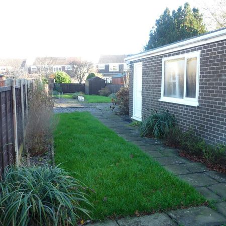 3 bedroom semi-detached house to rent - Photo 4
