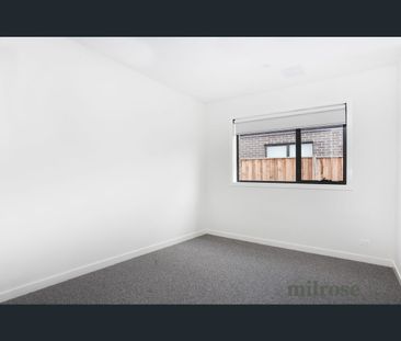 26 Lollipop Cr, Sunbury, Vic 3429 - Photo 5