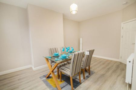 4 bedroom terraced house to rent - Photo 4