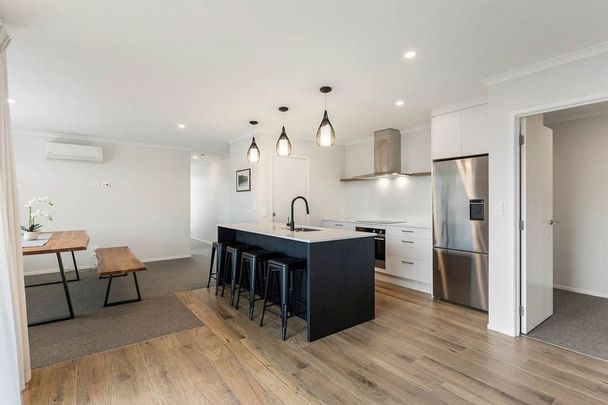 Simply Stunning 4 bedroom home - Photo 1