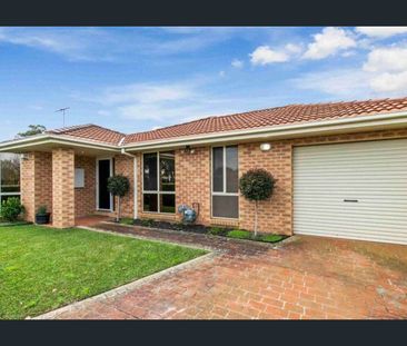 Perfect location in Endeavour Hills! - Photo 4