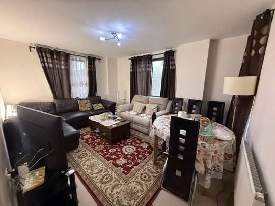 Charcot Road, London - Photo 1