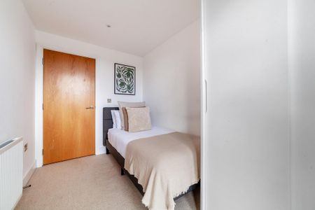 3 bedroom flat to rent - Photo 5