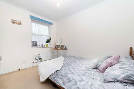 4 bedroom terraced house to rent - Photo 4