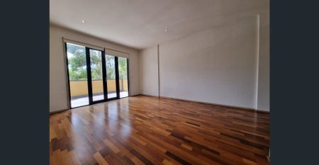 2 BEDROOM APARTMENT - SITUATED CLOSE TO MONASH UNIVERSITY & MONASH MEDICAL CENTRE - Photo 4