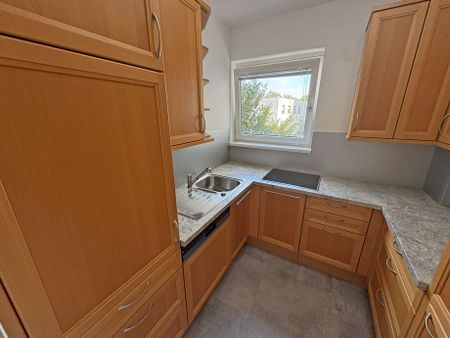 Korneuburg – renovierte 3-Zimmer-Wohnung mit Loggia im Zentrum – 90,5 m² - Foto 5