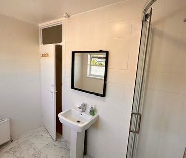 Room in a Shared House, Waddington Street, E15 - Photo 5