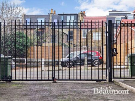 Knowles Hill Crescent, SE13 - Photo 5