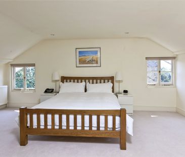 Hampton Court Road, East Molesey, KT8 - Photo 3