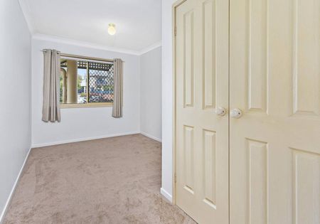 Seaside Manor - just a stones throw to Surf Beach! - Photo 2